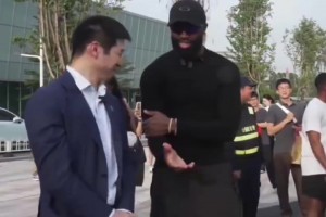 心动！杰伦布朗对中国低空科技赞叹不已，现场直言想拿两台！